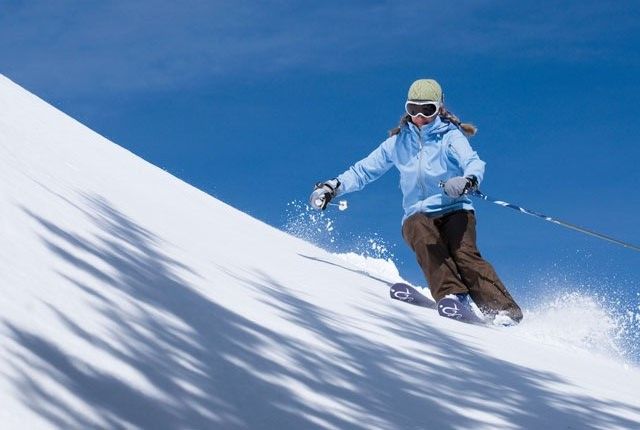 Skiing, Manali