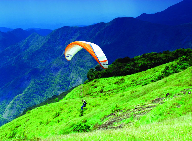 Paragliding in Munnar