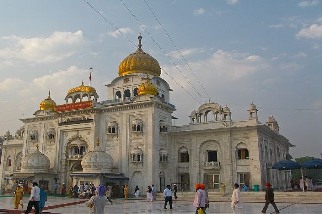 Front view of Gurudwara Bangla Sahib,New Delhi