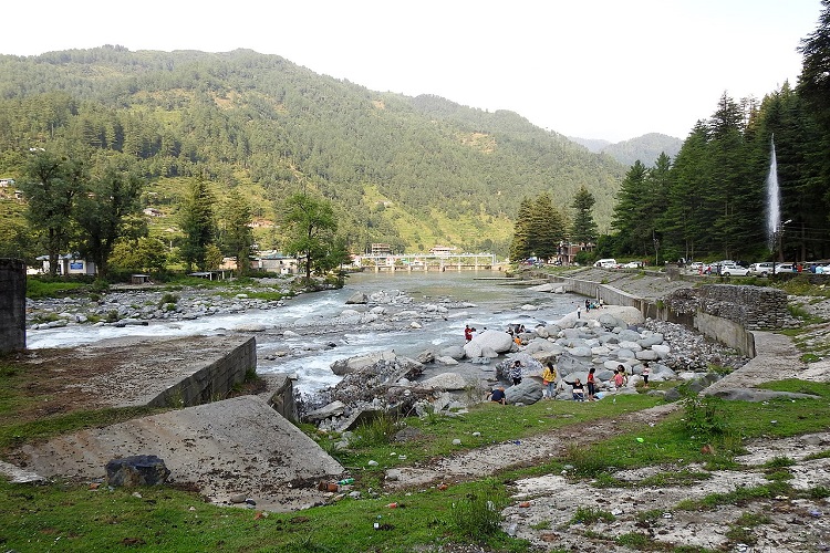 View-of-Barot-valley