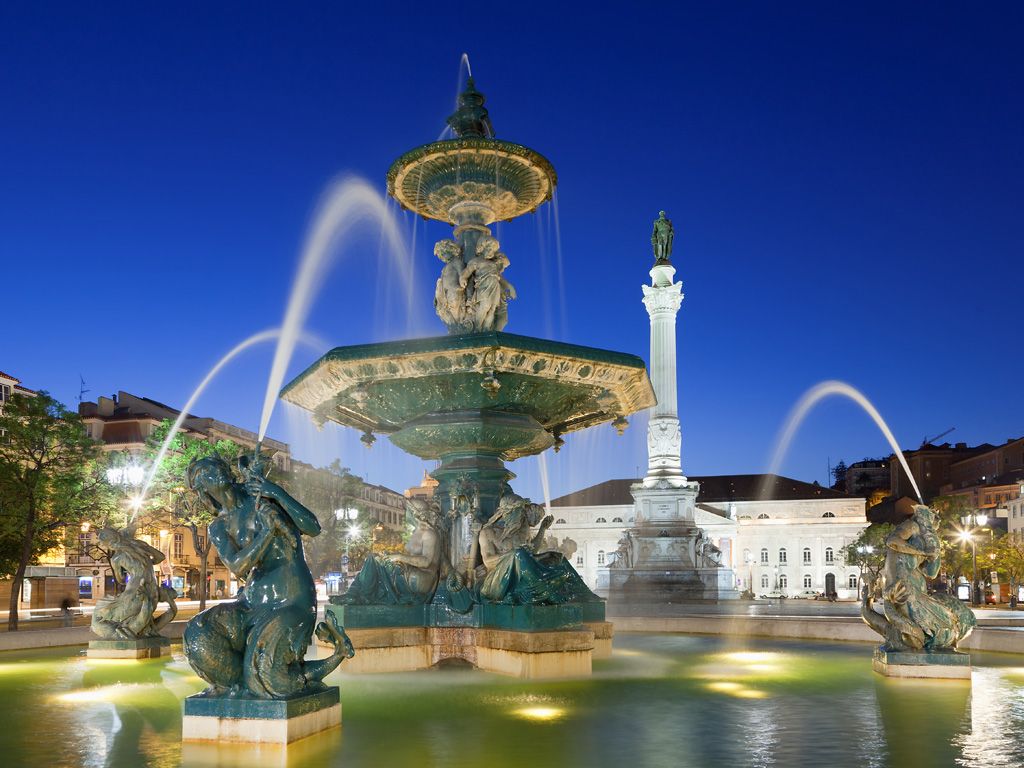 Pedro IV Square : Must-See Sights in Lisbon