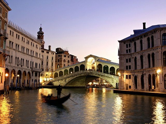 Rialto Bridge in Venice