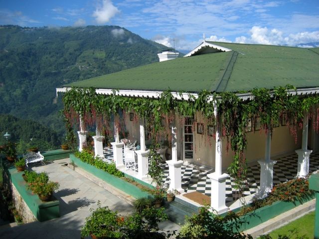 Glenburn Tea Estate: Luxury Boutique Hotels in Himalayas