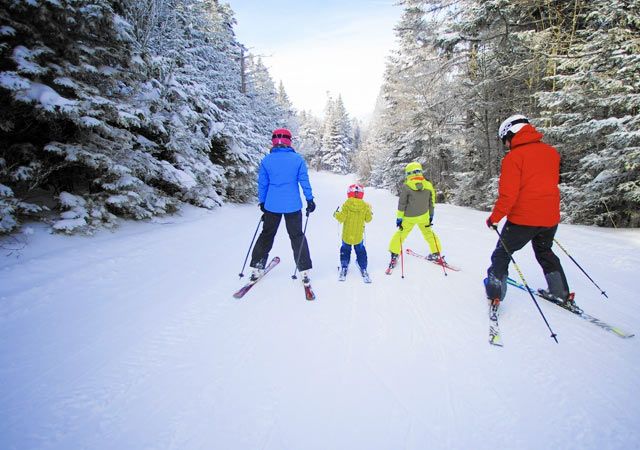 Skiing in Munsiyari Valley