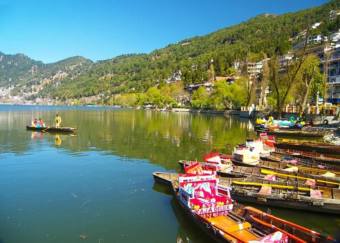 Boat-Ride-in-Naini-Lake