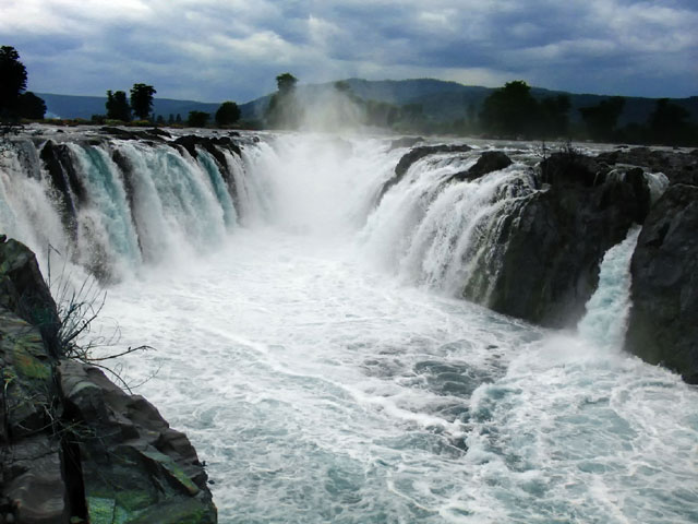 Hogenakkal Falls near Bangalore in Monsoon