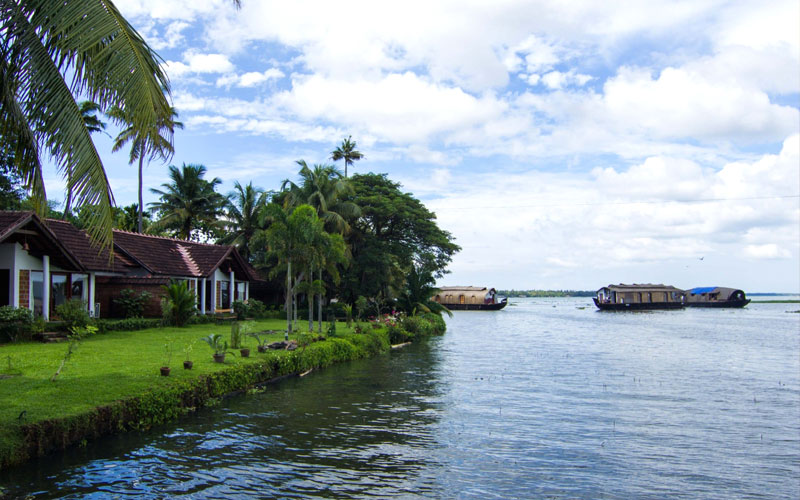 Beautiful Lakes in Kerala | Must Visit Lakes in Kerala