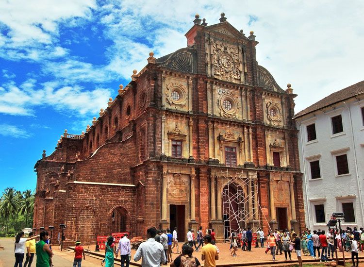 Bom-jeus-Church-in-Goa