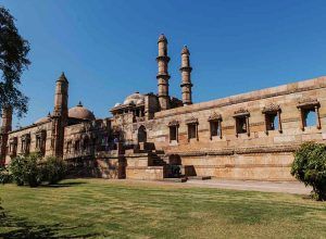 15 Must Visit Historical Places in India | Historical Monuments of India