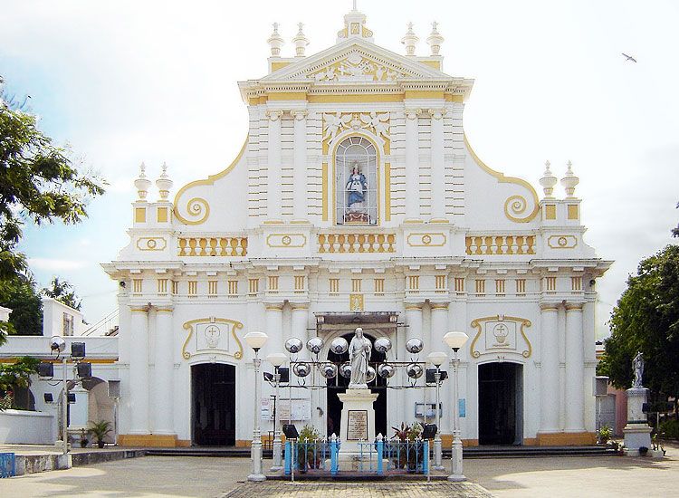 14 Most Beautiful Churches In India | Famous Churches In India