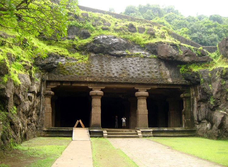 11 Most Famous Caves in India that are a must visit