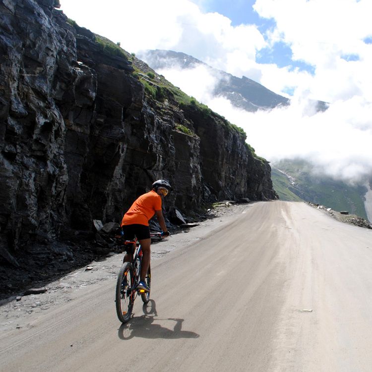 Manali to Leh Cycling Tour