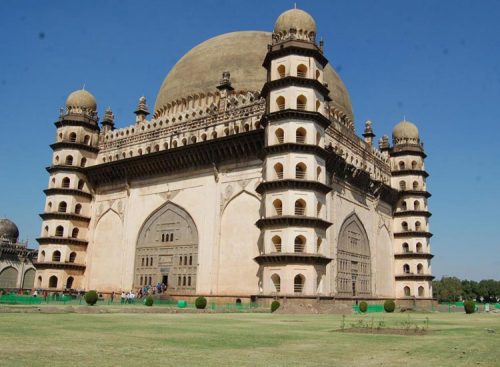 15 Must Visit Historical Places in India | Historical Monuments of India