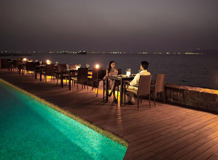 waterfront-terrace-and-bar-goa