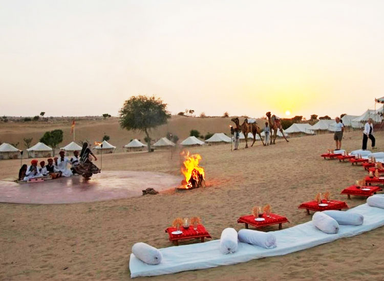 camping-in-desert