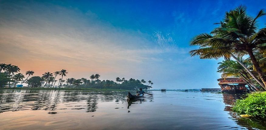 alleppey backwaters in Kerala