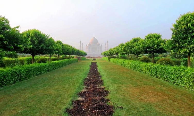 8 Best Places to Visit in Agra for a Memorable Vacation