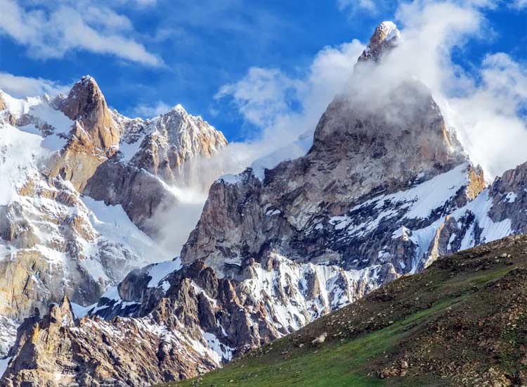 5 Unconquered Mountains in the World