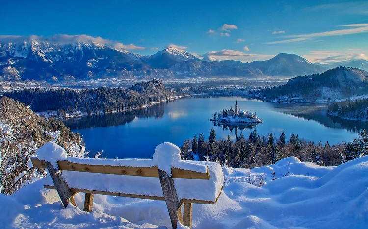 lake-bled-snow-slovenia