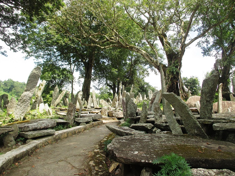 Stone Memorial of U-Mawthoh-Dur, Bhoi Area