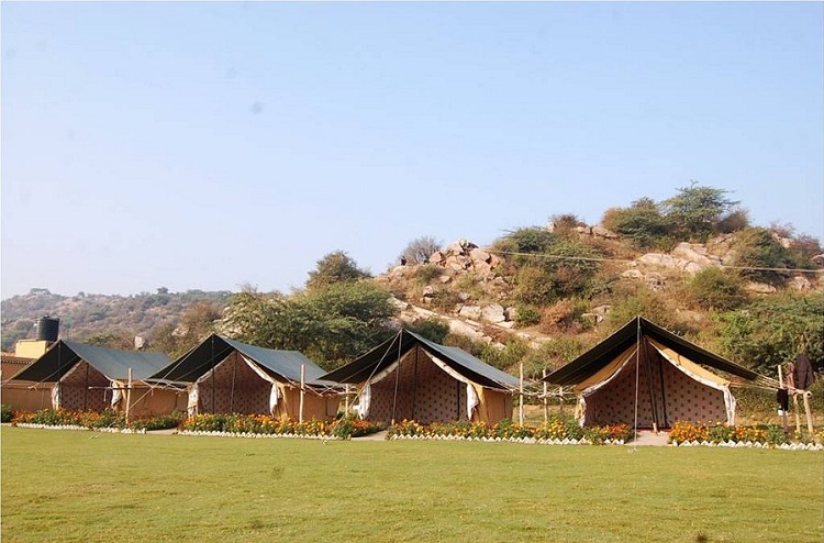 Camp Tikkling (10 km from Delhi)