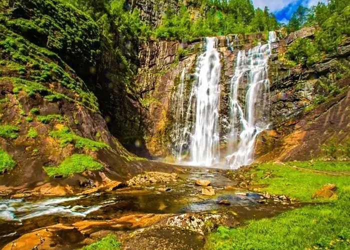 Kailasakona-Waterfalls-chennai