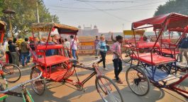Ride a Tuk Tuk in Delhi