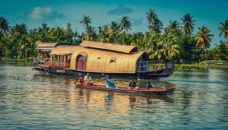 Spend a Night in Houseboat