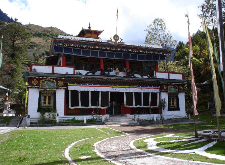 lachung monastery: famous monastery in sikkim 