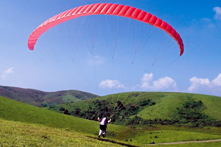 Paragliding in Munnar