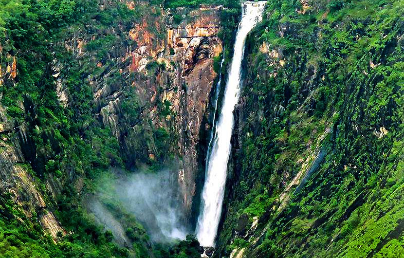 Thalaiyar-Falls-in-Dindigul-District