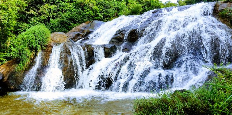 10 Best Waterfalls in Tamil Nadu to Liven Up Your Gram Game - India ...