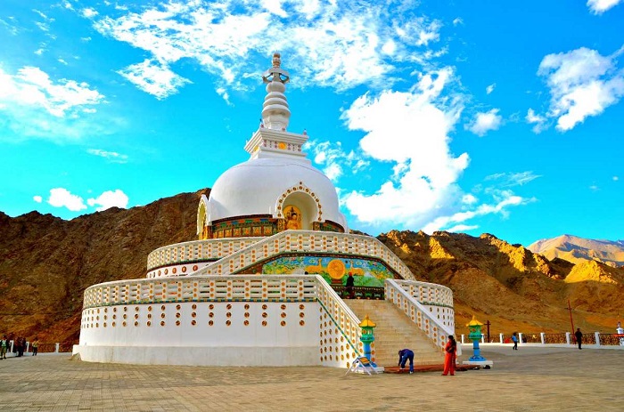 15 Best Places to Visit in Ladakh for Lifetime Experience - India Travel  Blog