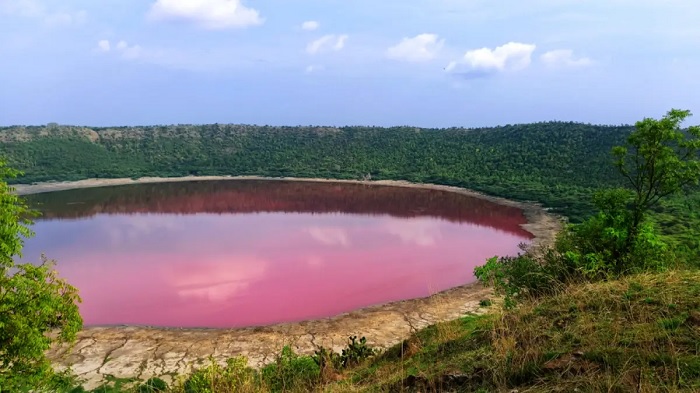 Lonar Lake in Maharashtra To Be Developed As Tourist Spot: Govt Approves Rs 370 cr
