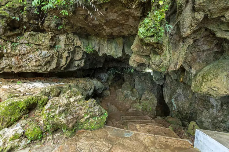 Visit The Secret Caves In Meghalaya Beneath The Earth Surface