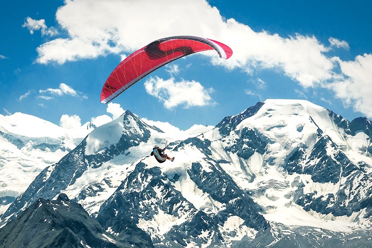 Paragliding is most exciting Adventure Activities in Switzerland