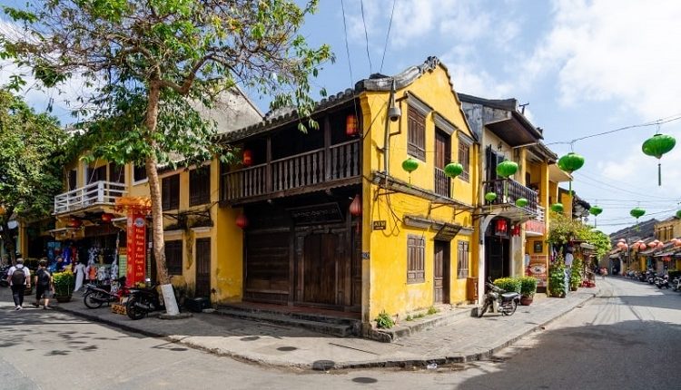 Explore The Top Architectural Buildings in Hoi An On A Walking Tour